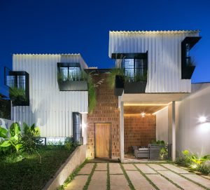 Casa Kampoong / Ismail Solehudin Architecture